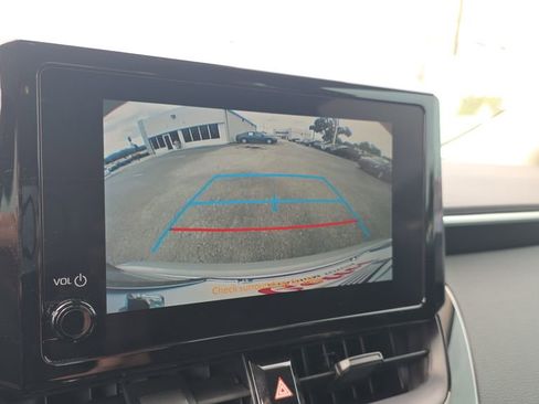 Used 2024 Toyota Corolla LE FWD image 17
