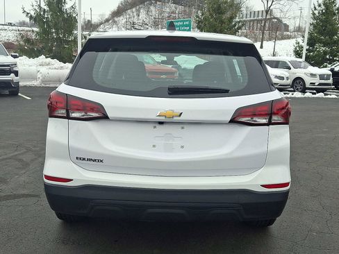Used 2023 Chevrolet Equinox LS image 5