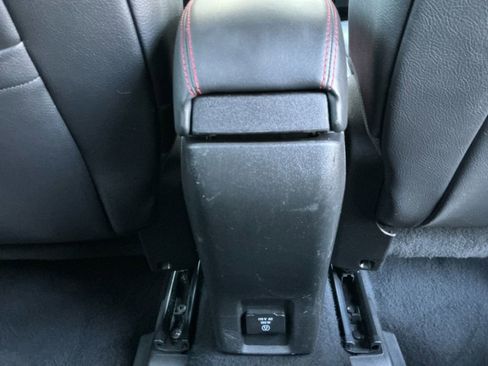 Used 2016 Jeep Renegade Trailhawk w/ Premium Trailhawk Package image 20