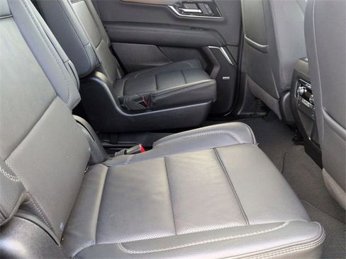 Used 2025 GMC Yukon Denali image 28