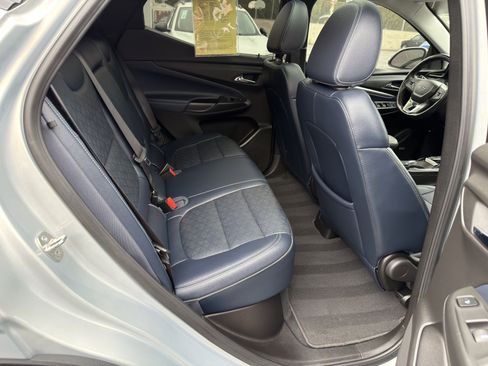Used 2023 Chevrolet Bolt EUV Premier w/ Sun & Sound Package FWD image 12