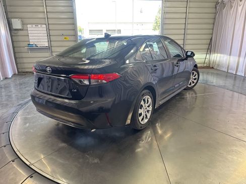 Used 2021 Toyota Corolla LE w/ Carpet Mat Package (TMS) FWD image 5