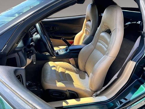 Used 2000 Chevrolet Corvette Convertible w/ Performance Handling Pkg RWD image 18
