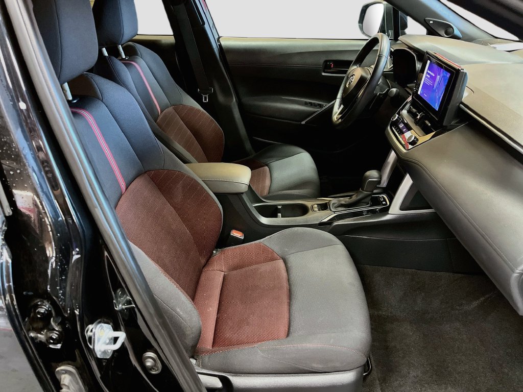 Used 2024 Toyota Corolla Cross AWD Hybrid w/ Moonroof Package image 28