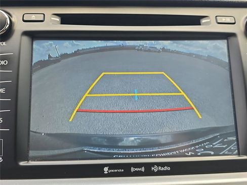 Used 2016 Toyota Highlander Limited FWD image 23