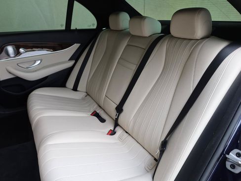 Used 2019 Mercedes-Benz E 300 4MATIC image 22
