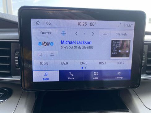 Used 2023 Ford Explorer XLT w/ Equipment Group 202A image 25