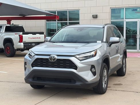 Used 2025 Toyota RAV4 XLE AWD/4WD image 4