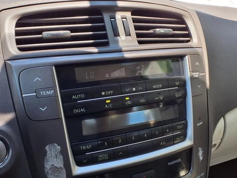 Used 2010 Lexus IS 250 w/ Premium Pkg Value Edition RWD image 8