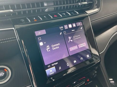 Used 2025 Jeep Grand Cherokee L Laredo image 19