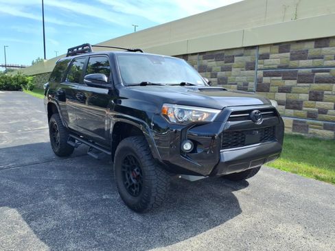 Used 2023 Toyota 4Runner TRD Off-Road Premium w/ Off Road Premium Plus Package AWD/4WD image 2
