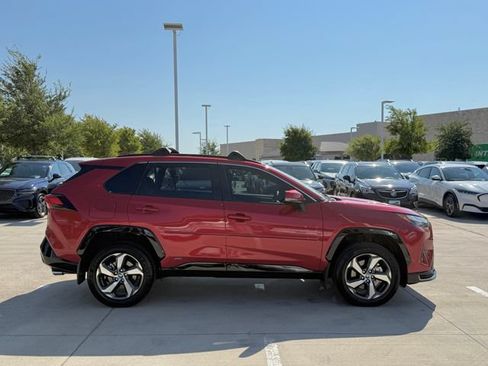 Used 2025 Toyota RAV4 SE AWD/4WD image 7