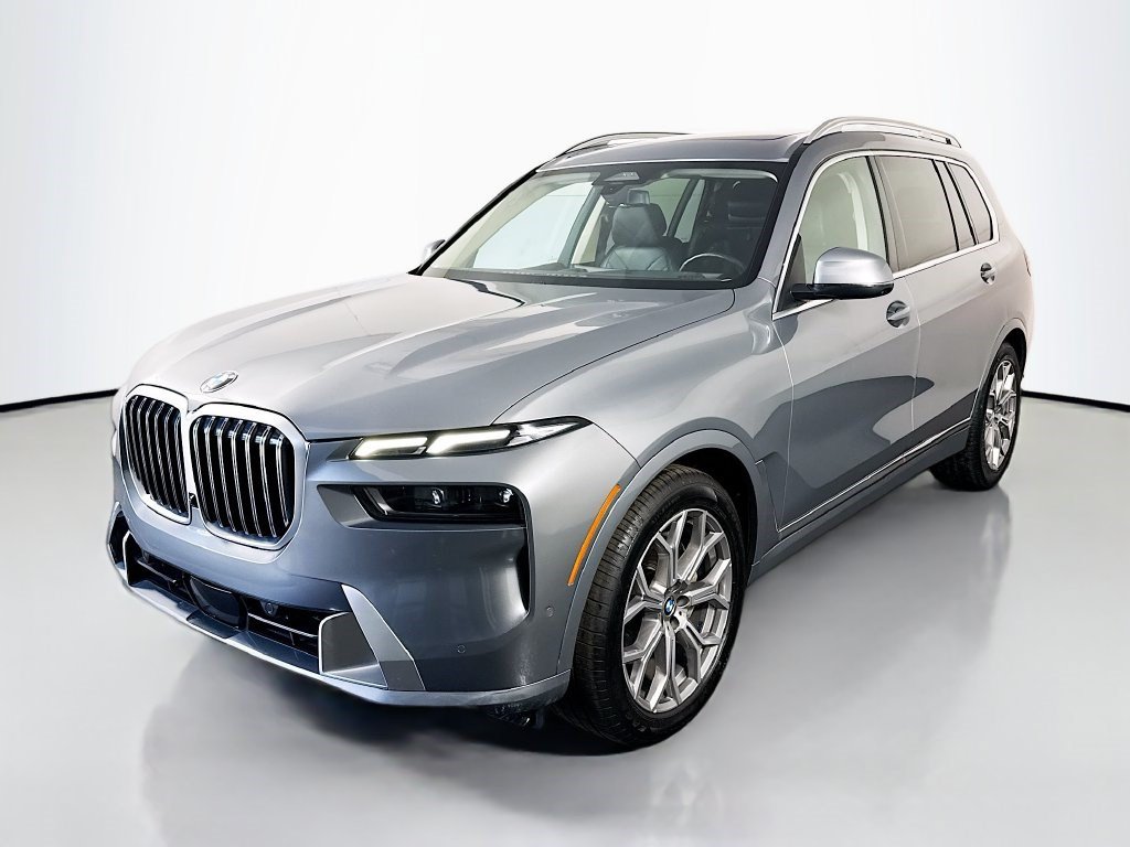 Used 2025 BMW X7 xDrive40i AWD/4WD image 4