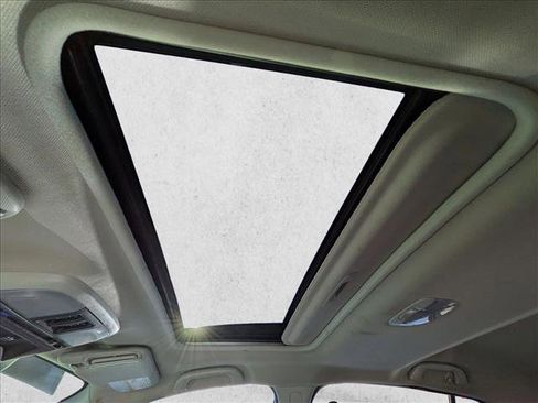 Used 2020 Subaru Crosstrek 2.0i Premium w/ Moonroof Package 1 image 16