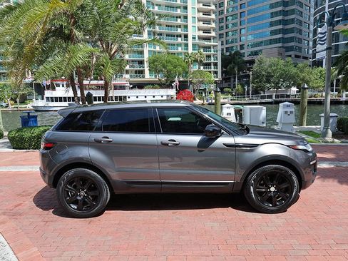 Used 2018 Land Rover Range Rover Evoque SE Premium AWD/4WD image 24