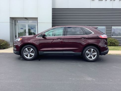 Certified 2022 Ford Edge SEL w/ Convenience Package AWD/4WD image 2