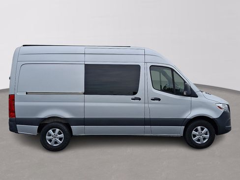 Used 2023 Mercedes-Benz Sprinter 2500 image 4