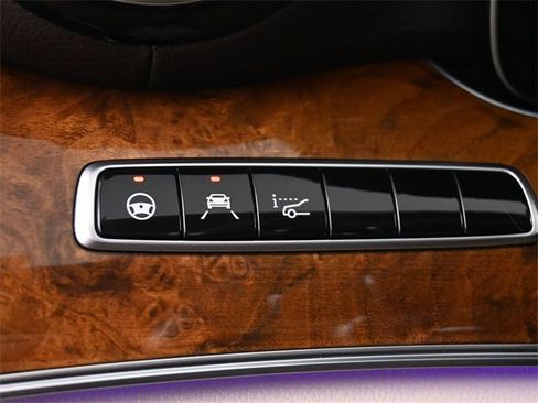 Used 2018 Mercedes-Benz E 300 4MATIC image 43