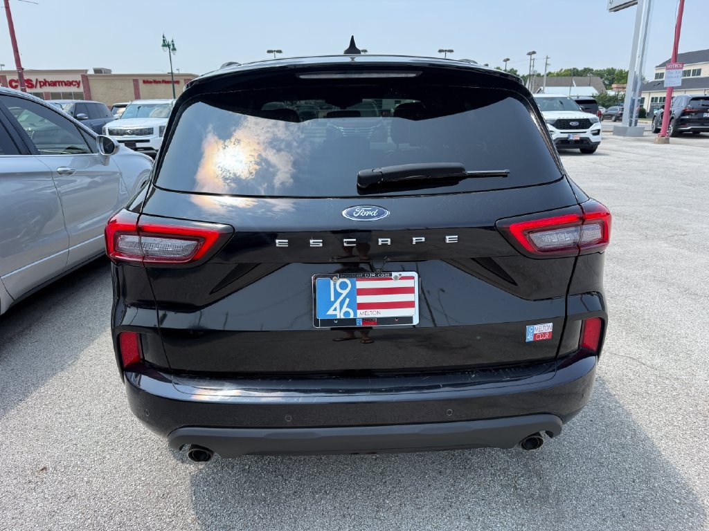 Used 2023 Ford Escape ST-Line w/ Tech Pack #1 FWD image 16