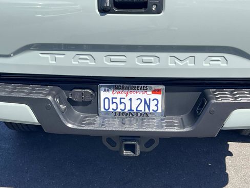 Used 2022 Toyota Tacoma TRD Off-Road w/ Technology Package image 25