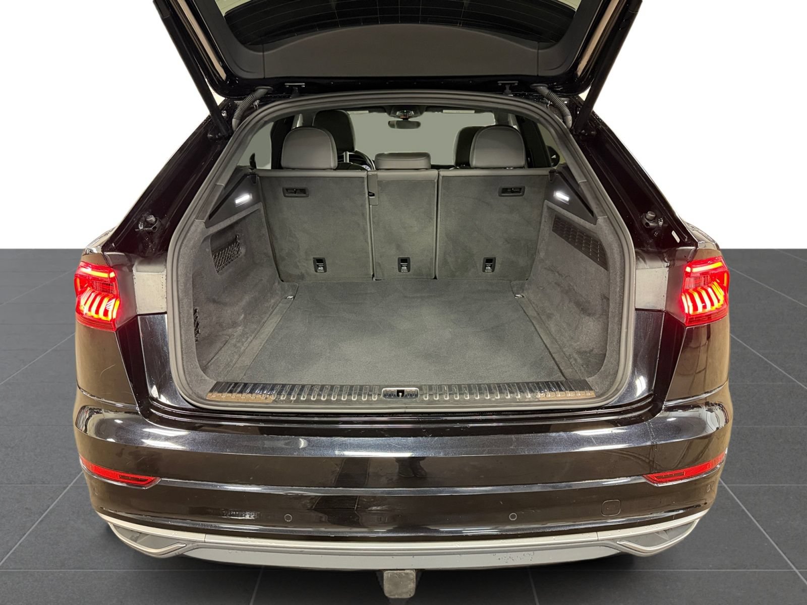 Used 2019 Audi Q8 Premium Plus w/ Premium Plus AWD/4WD image 26