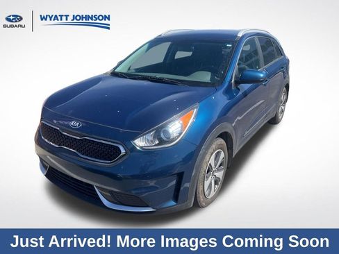 Used 2017 Kia Niro LX image 1