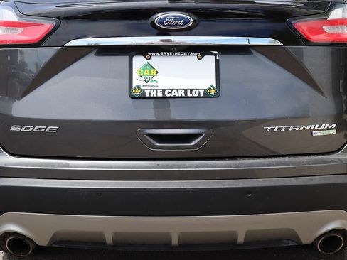 Used 2020 Ford Edge Titanium FWD image 21