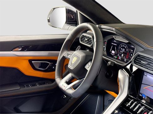 Used 2024 Lamborghini Urus S AWD/4WD image 34