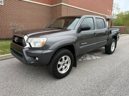 Used 2013 Toyota Tacoma 4x4 Double Cab w/ TRD Off-Road Pkg image 4