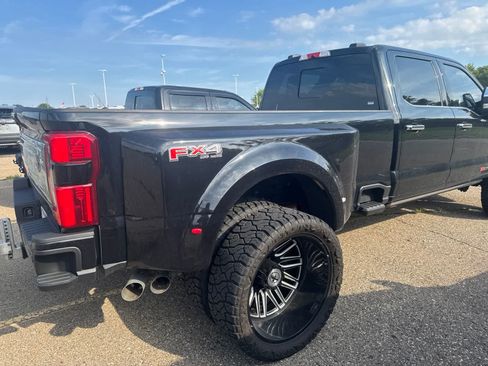 Used 2024 Ford F450 Platinum w/ FX4 Off-Road Package AWD/4WD image 14