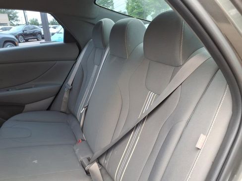 Used 2024 Hyundai Elantra SEL FWD image 12