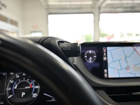 Used 2019 Lexus ES 350 w/ Accessory Package 2 FWD image 30