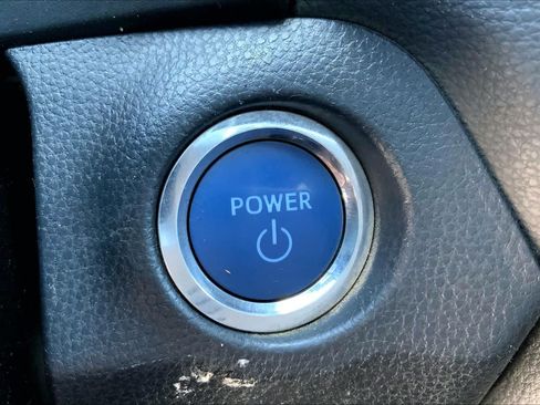 Used 2022 Toyota RAV4 XSE AWD/4WD image 33