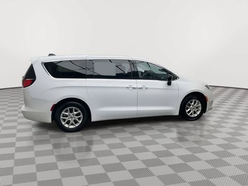 Used 2024 Chrysler Voyager LX FWD image 38