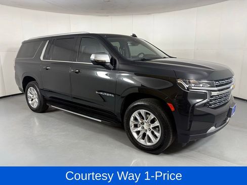 Used 2024 Chevrolet Suburban Premier RWD image 12