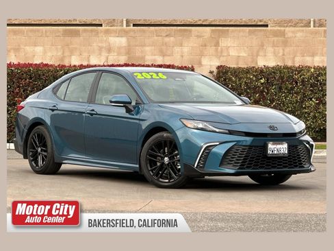 Used 2026 Toyota Camry SE image 1