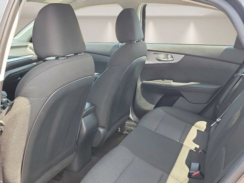 Used 2024 Kia Forte LXS FWD image 9