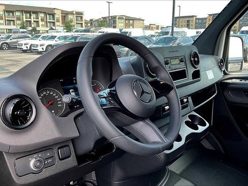 New 2025 Mercedes-Benz Sprinter 2500 image 8
