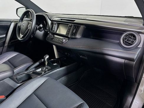Used 2017 Toyota RAV4 SE AWD/4WD image 30