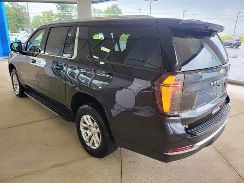 Used 2026 Chevrolet Suburban LT w/ Comfort Package AWD/4WD image 21