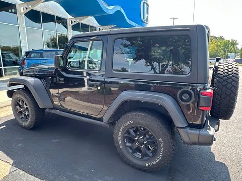 Used 2022 Jeep Wrangler Sport AWD/4WD image 6