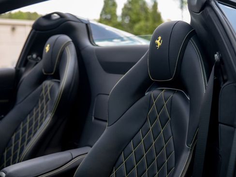 Used 2022 Ferrari 812 GTS RWD image 80