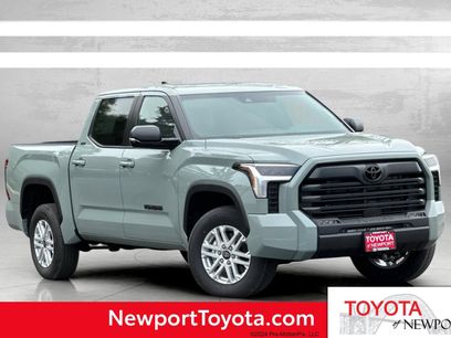 New 2026 Toyota Tundra SR5 w/ SR5 Premium Package