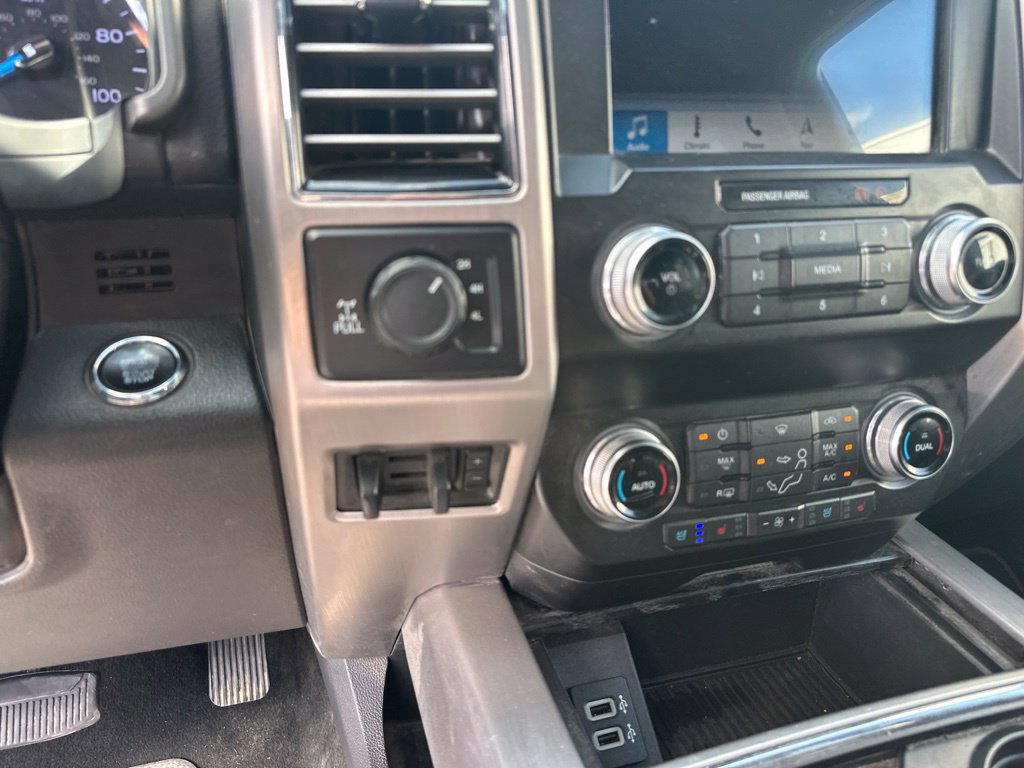 Used 2019 Ford F350 Platinum w/ Platinum Ultimate Package AWD/4WD image 16