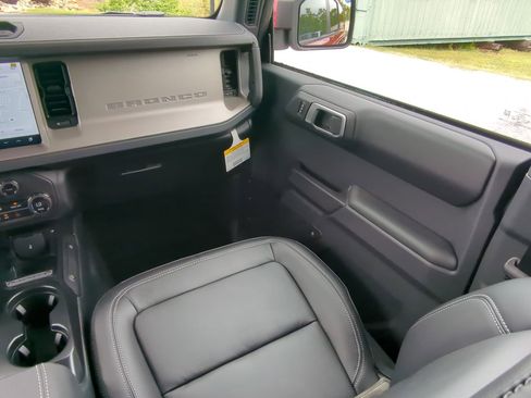 New 2026 Ford Bronco Outer Banks image 15