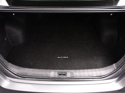 Used 2024 Nissan Altima 2.5 SV FWD image 30