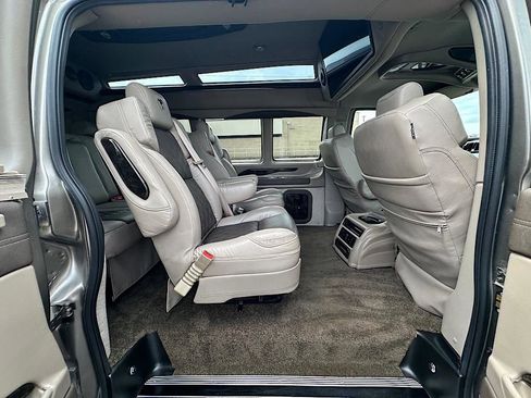 Used 2023 Chevrolet Express 2500 image 15