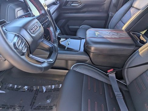 Used 2025 GMC Yukon AT4 Ultimate w/ LPO, Floor Liner Package image 29