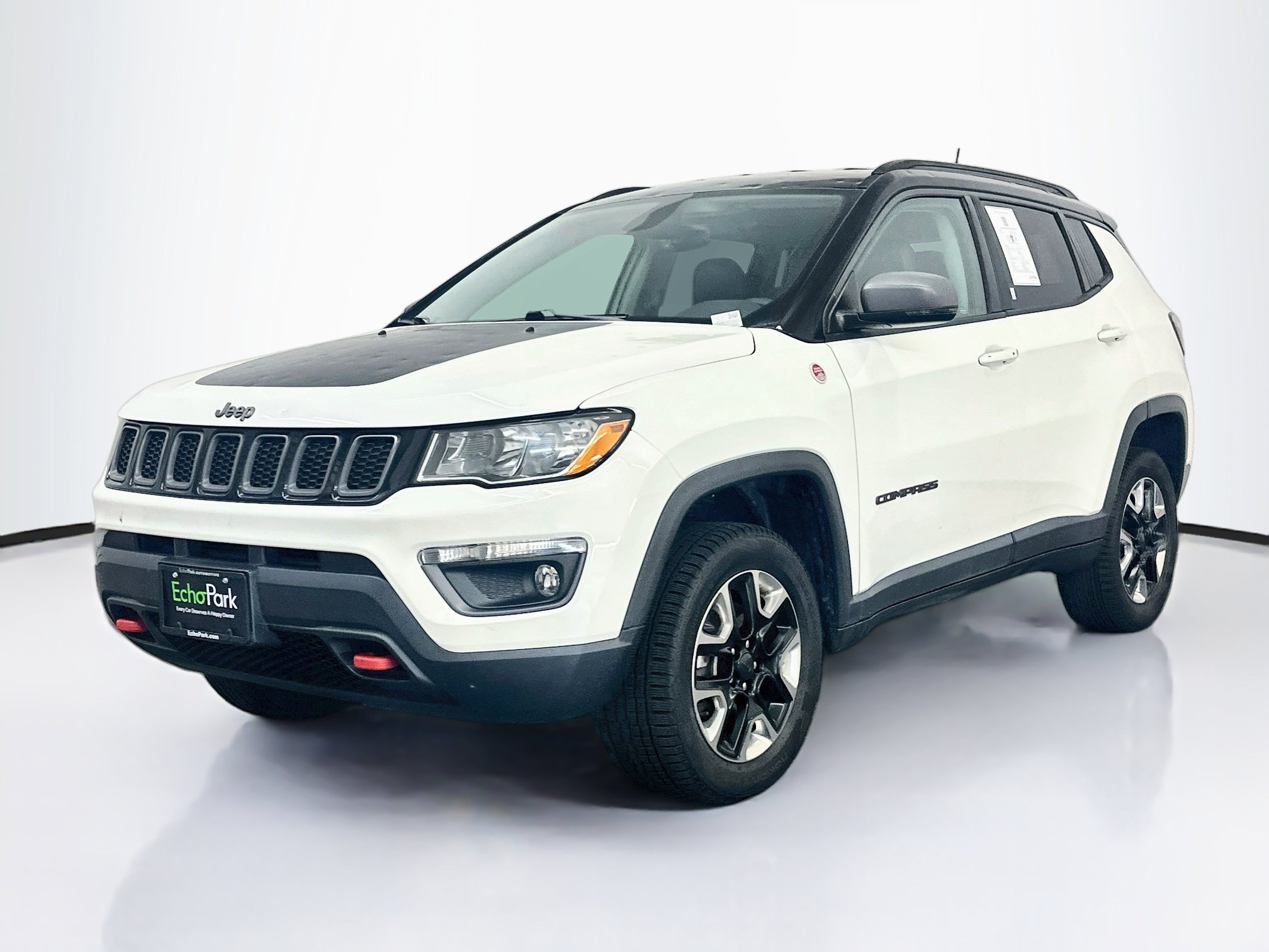 Used 2018 Jeep Compass Trailhawk w/ Navigation Group AWD/4WD image 3