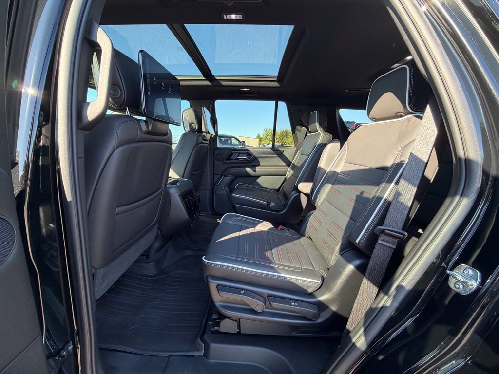 Used 2025 GMC Yukon AT4 Ultimate w/ LPO, Floor Liner Package AWD/4WD image 7